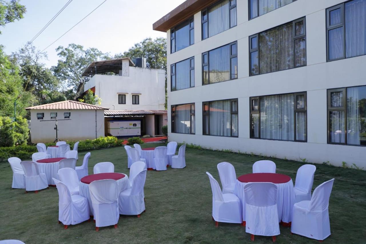 Royal Orbit Hotell Panchgani Exteriör bild