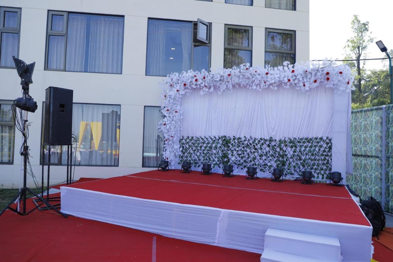 Royal Orbit Hotell Panchgani Exteriör bild