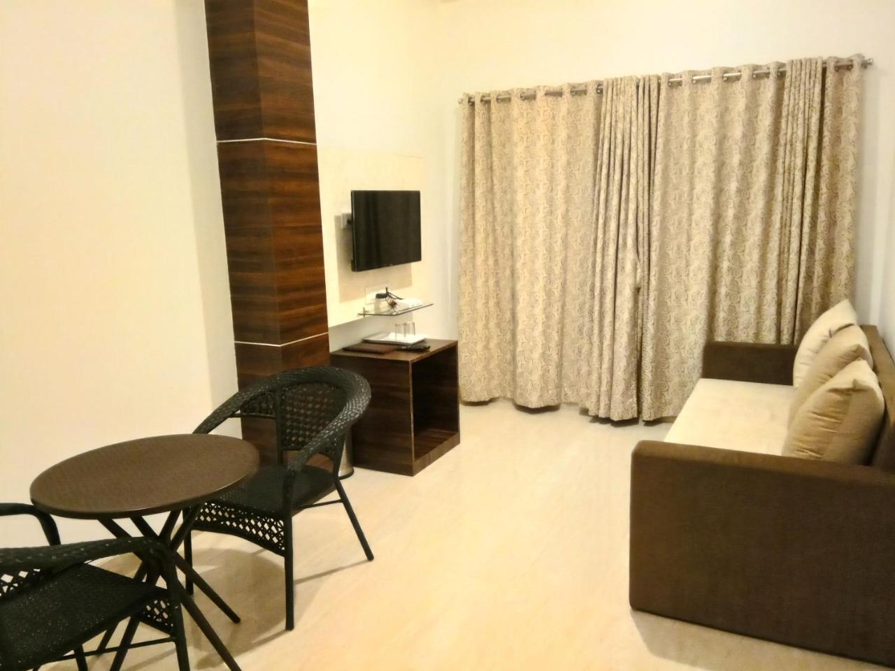 Royal Orbit Hotell Panchgani Exteriör bild