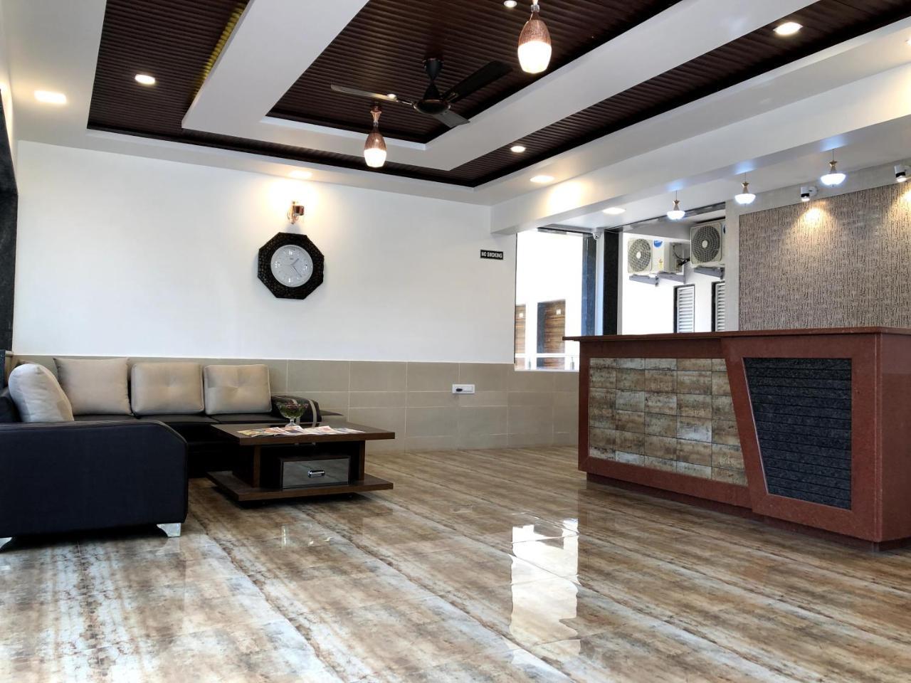 Royal Orbit Hotell Panchgani Exteriör bild