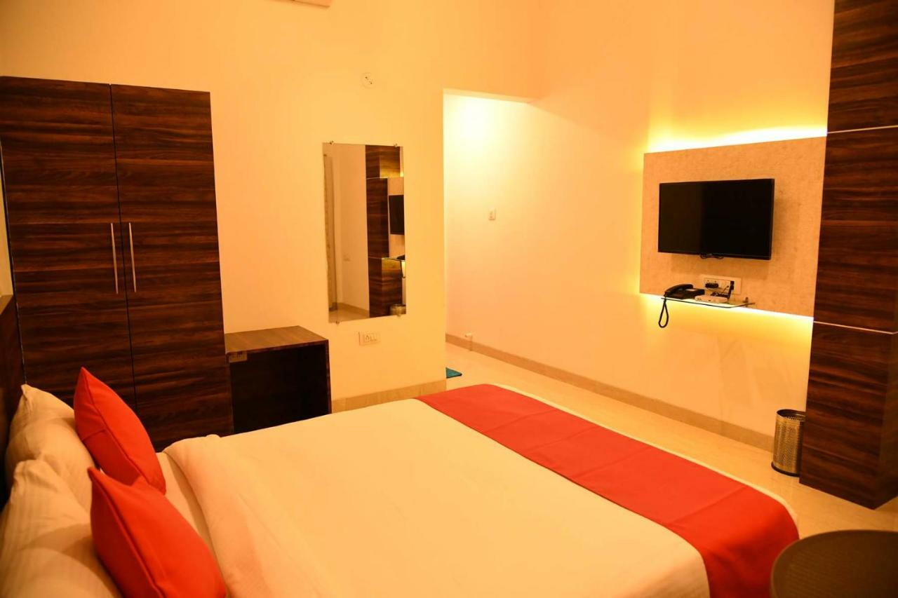 Royal Orbit Hotell Panchgani Exteriör bild