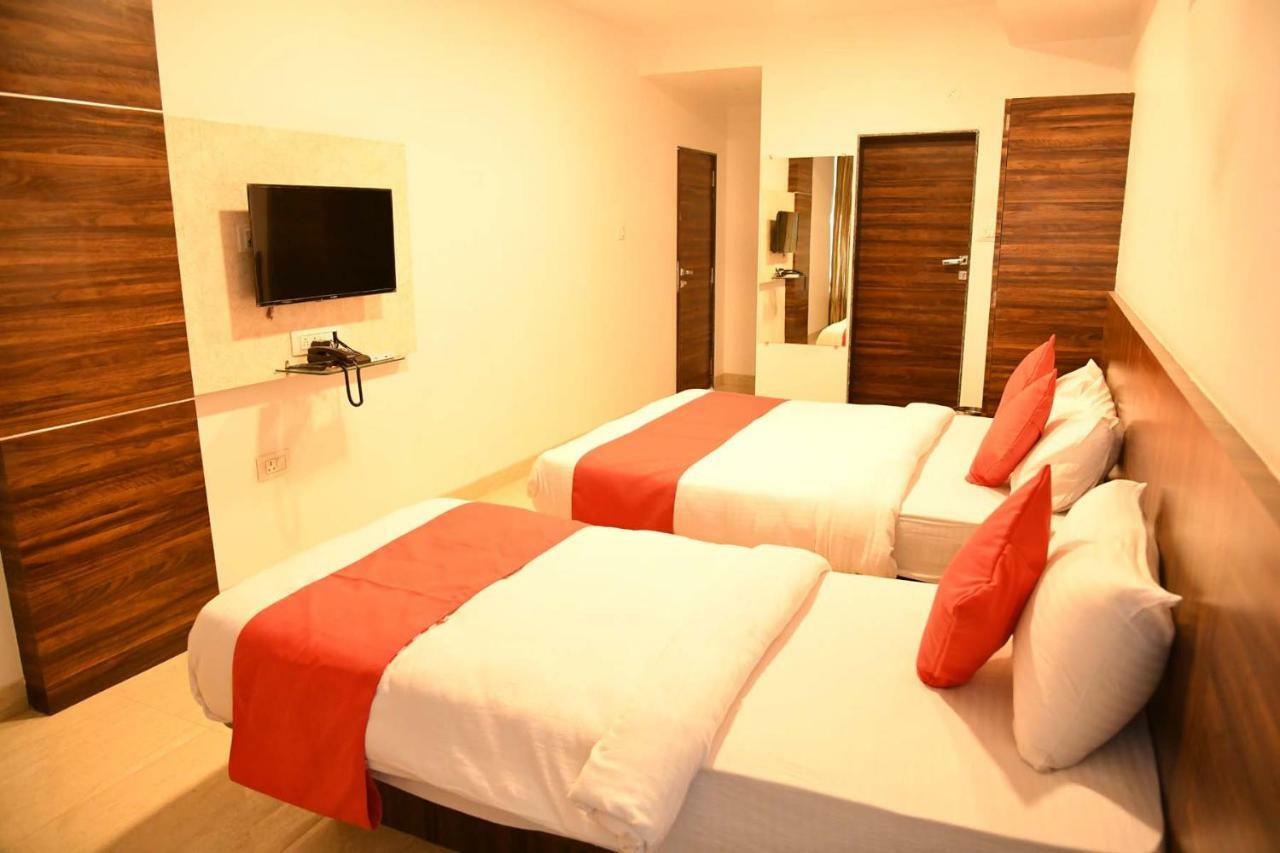 Royal Orbit Hotell Panchgani Exteriör bild